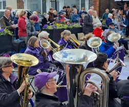 Wantage Silver Band & Crowd